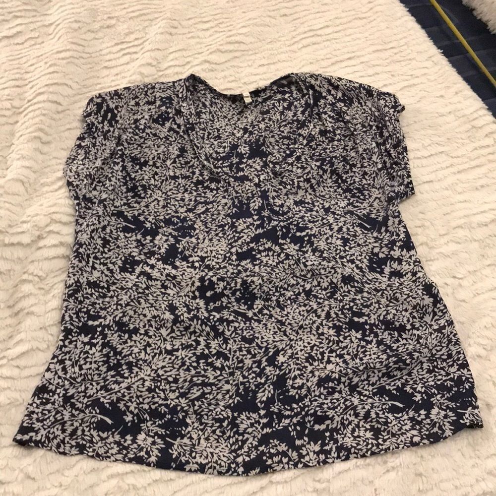 Beautiful silk Joie blouse